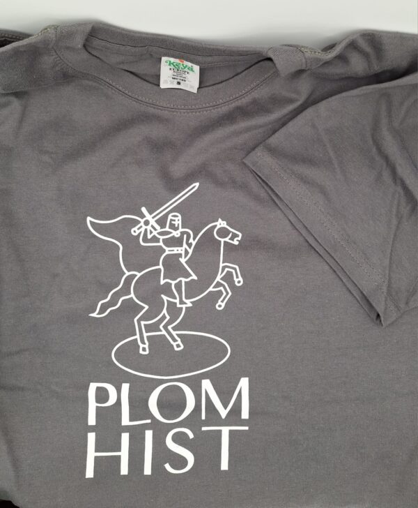 Camiseta Oficial del Museo PlomHist – Edición Adulto